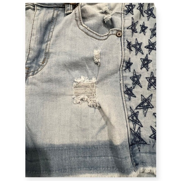 Indigo Rein Mid Rise Blue Jean Frayed American Flag Hem Shorts Size 3/27 - Picture 4 of 11